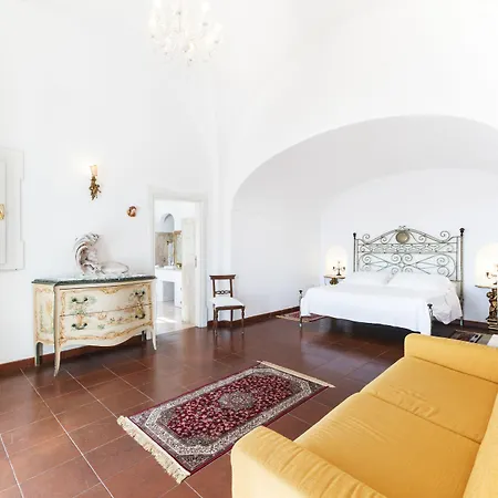 La Casa Di Peppe Guest House&villa 4*