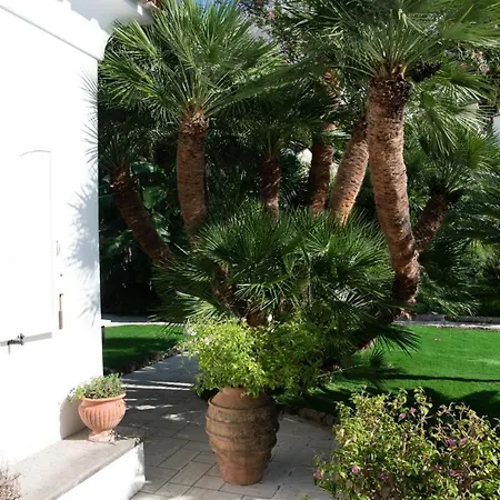 La Casa Di Peppe Guest House&villa 4*
