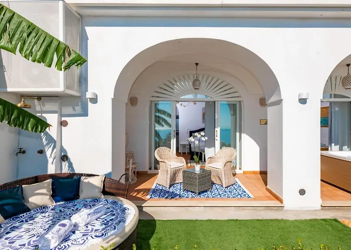 La Casa Di Peppe Guest House&villa 4*